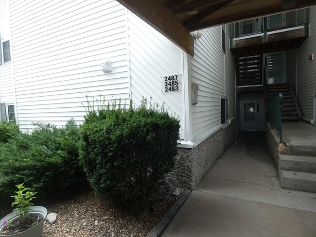 2483 NE 68th St