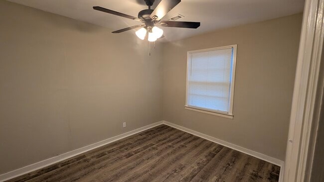 Photo - 210 Crescent Dr