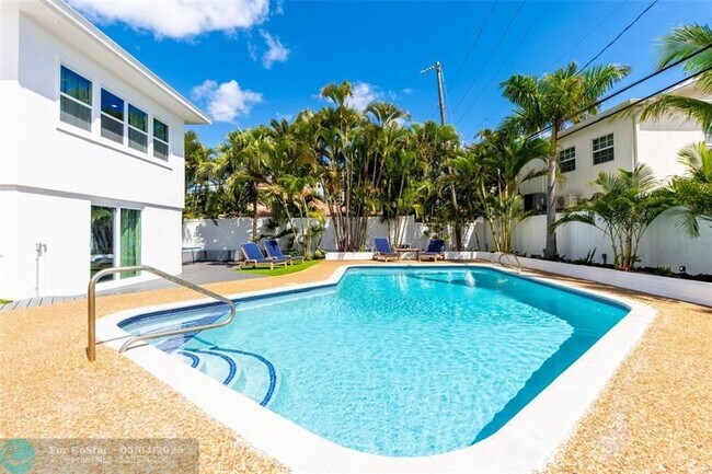 Photo - 3329 NE 17th St