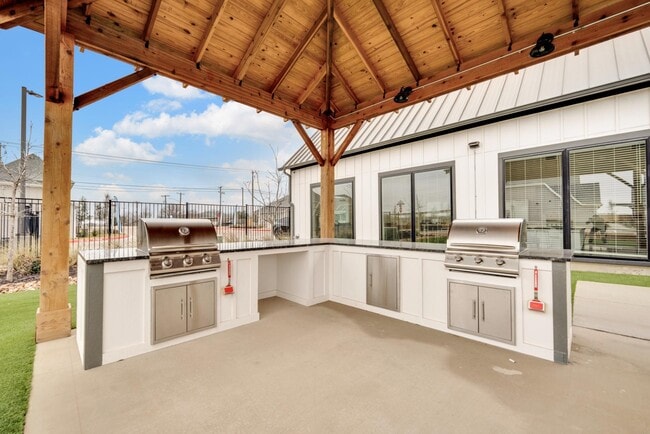 Photo - 2408 Eaton St