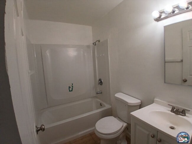 Photo - 162 W Alamo St Unit B