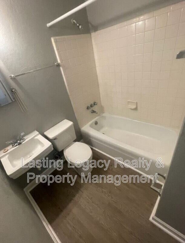 Photo - " 2-Bedroom Retreat on Conley Street – Your Cozy Home Awaits in Winston Salem!" Unit B