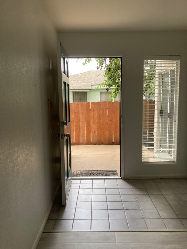 Photo - 4055 Honeycutt St Unidad 4055