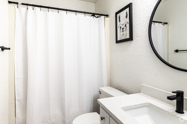 1BR, 1BA - 550SF