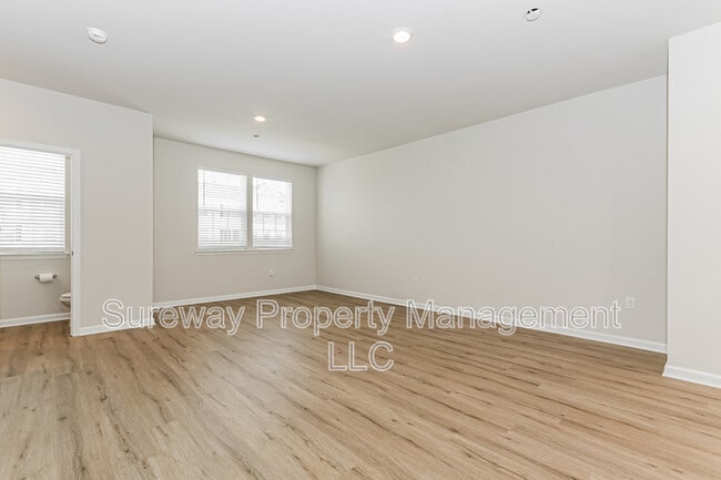 Photo - 204 Sandy Rdg Rd