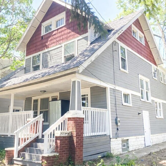 Photo - 937 Lawton St