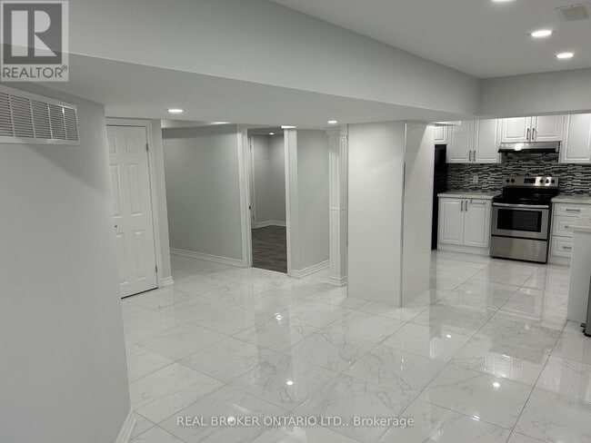 Photo - 55 Bluffwood Crescent
