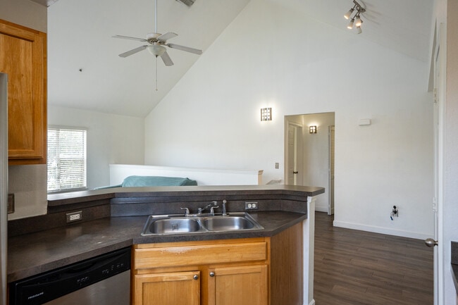 Photo - 8973 Lee Vista Blvd