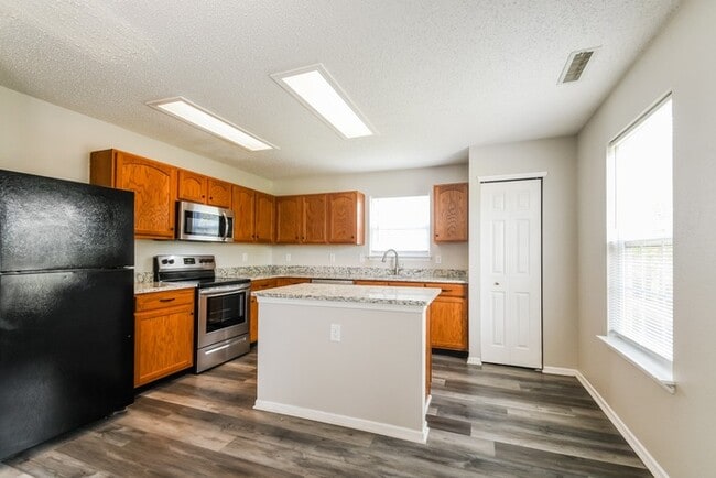 Photo - 5851 N Quincy Dr