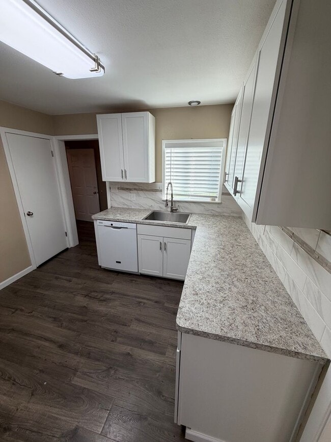 Photo - Charming home in a great neighborhood