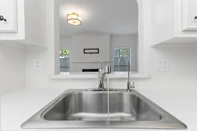1100 Augusta Dr Unit 3