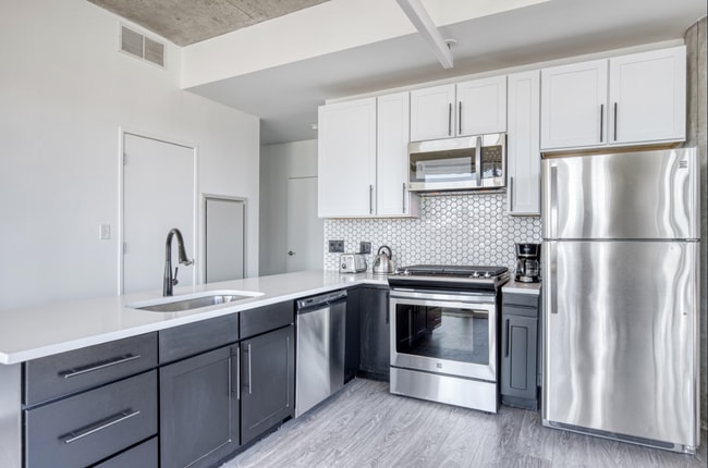 Photo - 1152 W Randolph St Unit 1