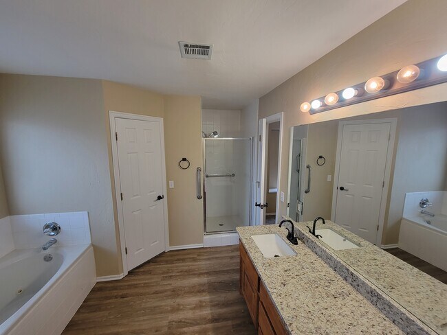 Handrails in shower and toilet - 12409 Crystal Gardens Dr