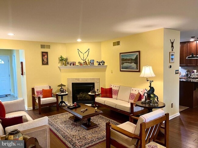 Photo - 348 Phoenix Dr