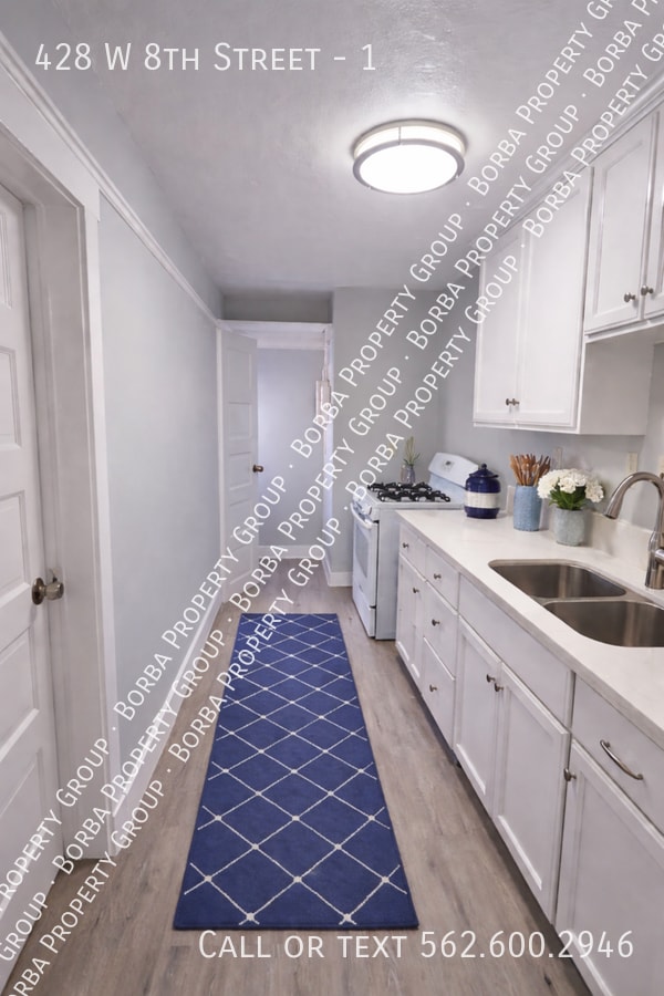 Photo - 428 W 8th St Unit 1