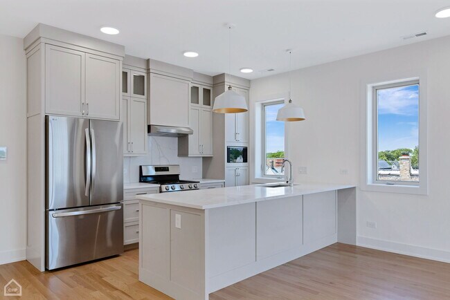 Building Photo - 3545 W Belmont Ave Unit 2