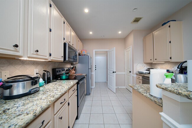 Photo - 11 Painted Canyon Pl