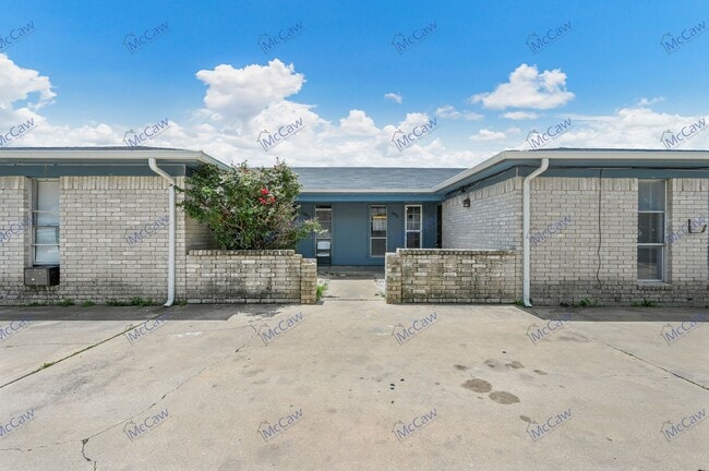 **Section 8 Accepted** Adorable 2/1.5 Dupl... - **Section 8 Accepted** Adorable 2/1.5 Dupl... Casa