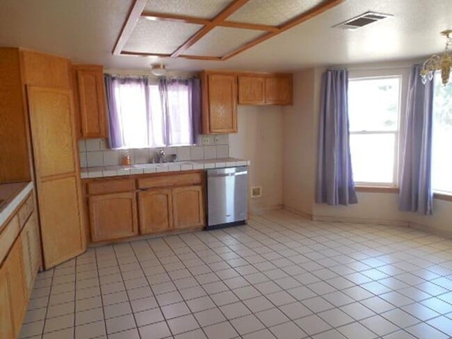 Photo - 27401 Lakeview Dr