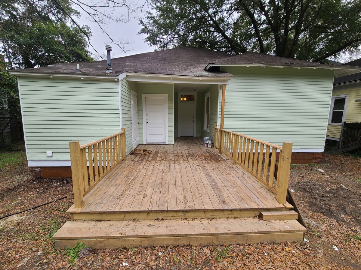 Photo - 2533 English Ave