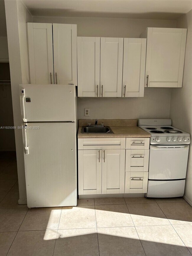 Photo - 16190 NE 19th Pl Unit 4