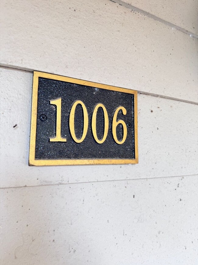 Photo - 2BR/1BA For Rent Unit 1006
