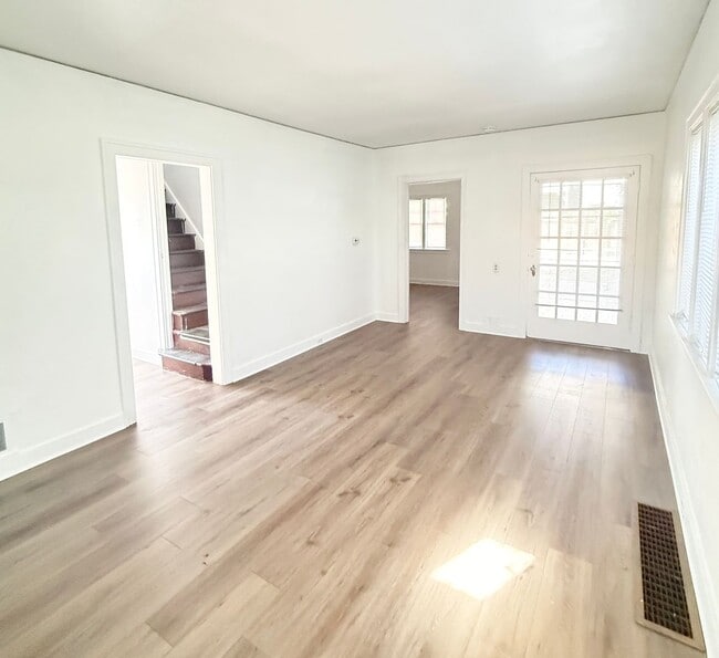 Photo - Charming 3-Bedroom Home in Midtown - Avail...