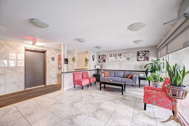 Photo - The White House Apartments