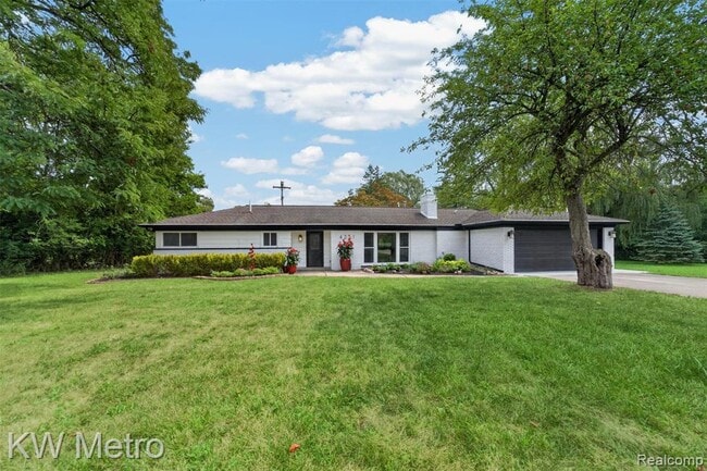 Photo - 4251 Derry Rd