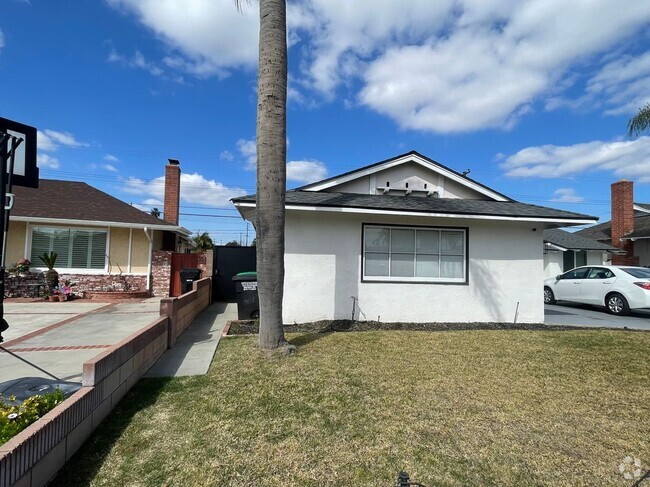 Building Photo - 15947 Amber Valley Dr Rental