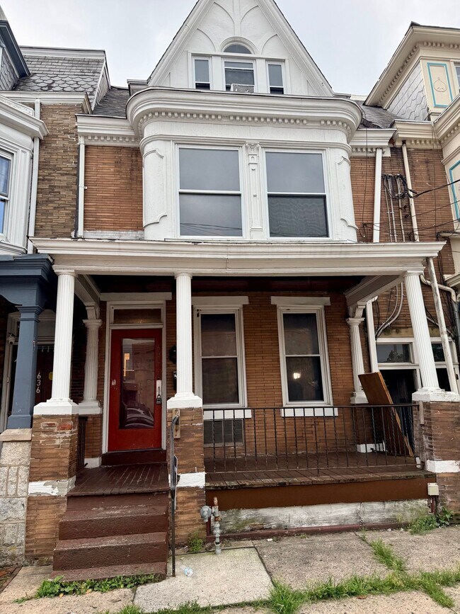 Building Photo - 634 E King St Unit 2