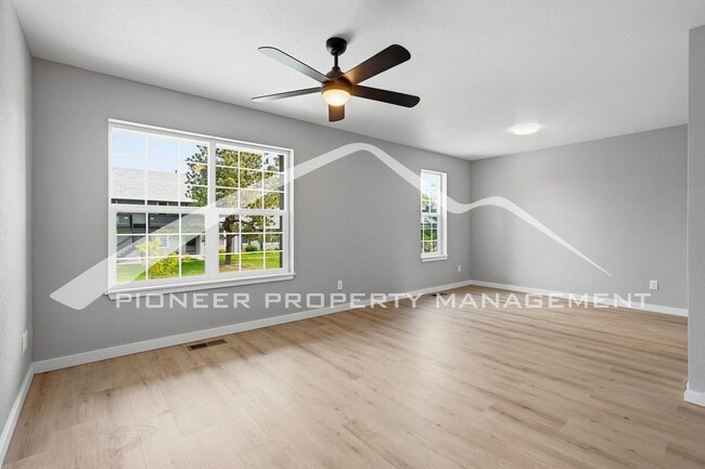 Photo - Spacious Condo with Washer/Dryer and Central AC Unit S02