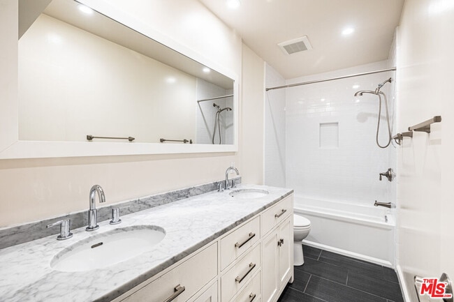 Photo - 1011 5th St Unit 4