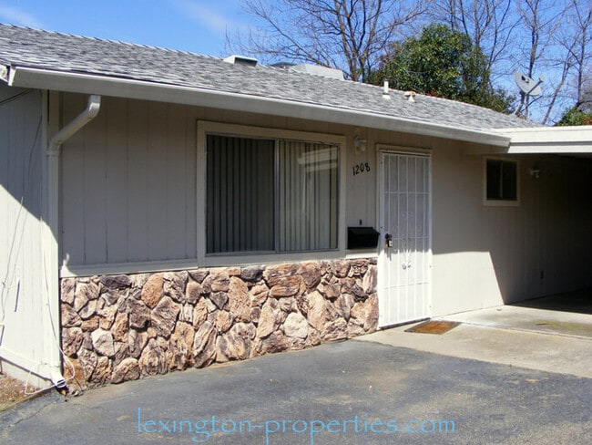Building Photo - Charming 2BD/1.5BA Home, located in Arden ...