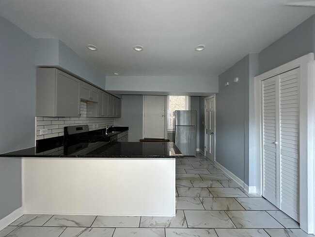 Photo - 5662 N Ridge Ave Unit H0