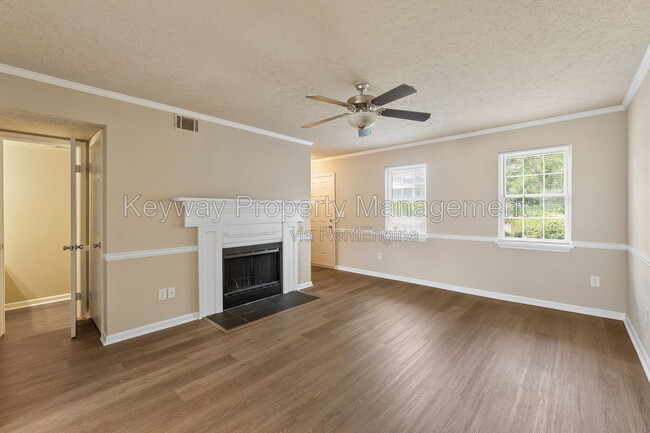 3930 Almon Dr