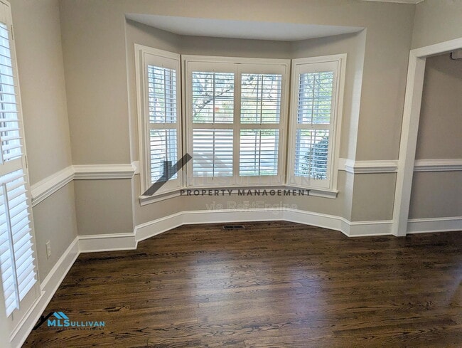 Photo - 1306 Hampshire Ct