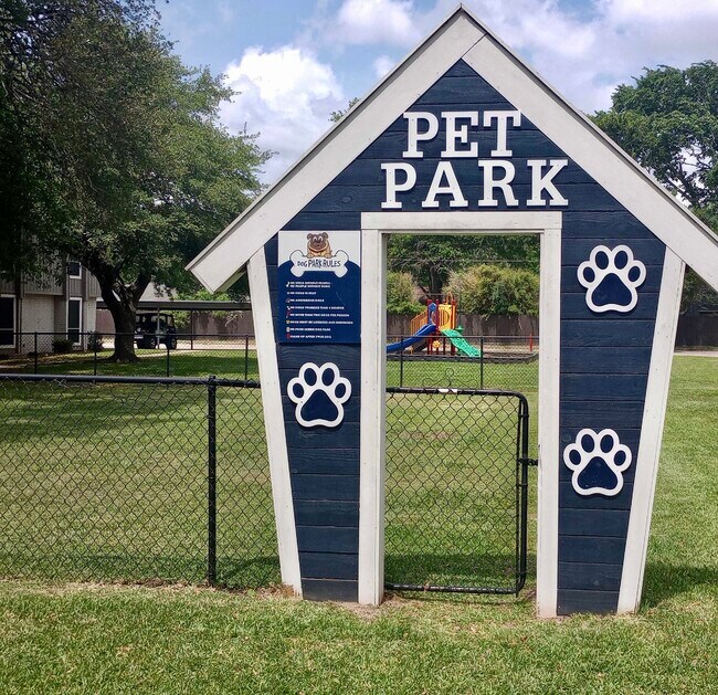 Pearl at Oyster Creek Apartments