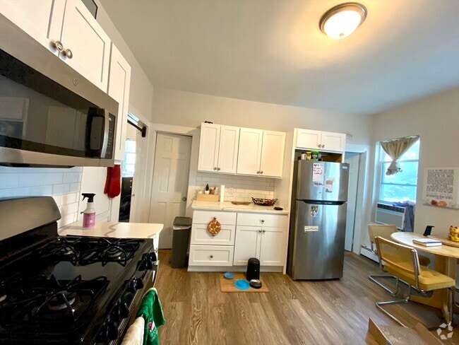 Building Photo - 85 Winter St Unit 1R Rental