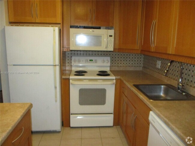 Building Photo - 13726 SW 90th Ave Unit F Rental