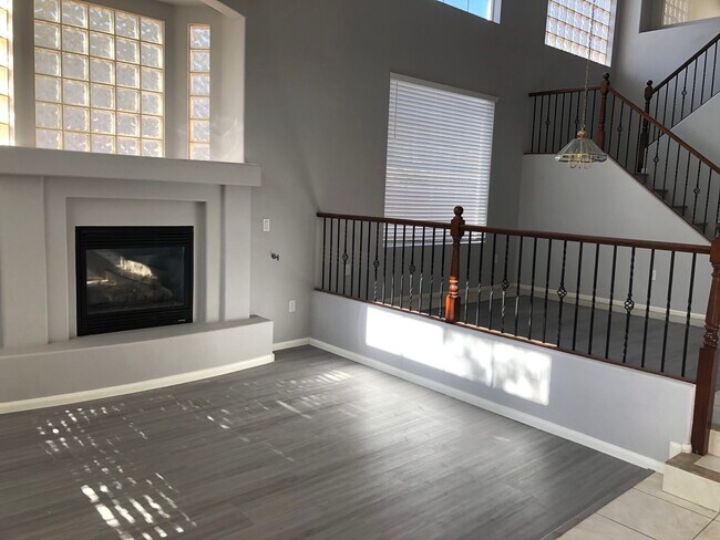 Photo - 653 Orbiter Ln