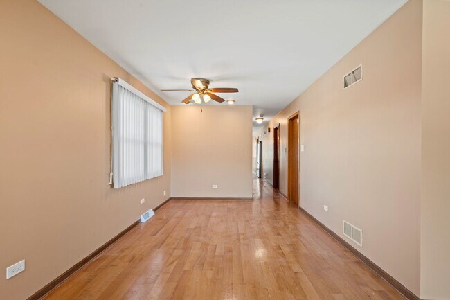 Photo - 2333 N Trumbull Ave