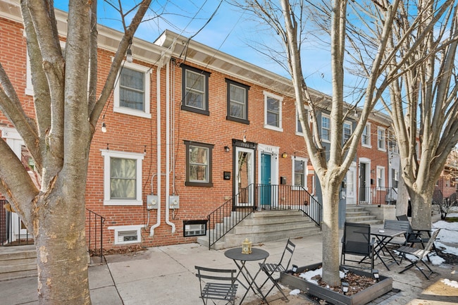 Building Photo - A Rare Gem in Forty Acres