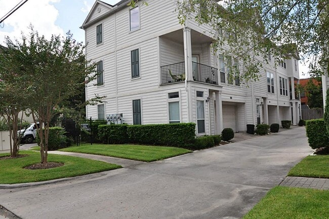 Building Photo - 2020 Mason St