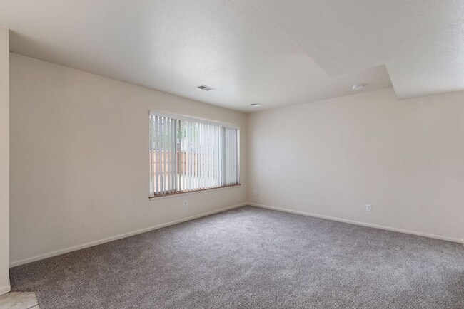 Photo - 430-432 Sundance Cir N