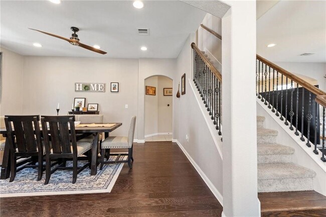 Photo - 2337 Muzzie Ln