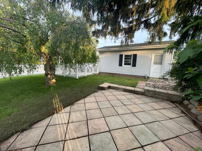 Photo - 1704 pixley avenue