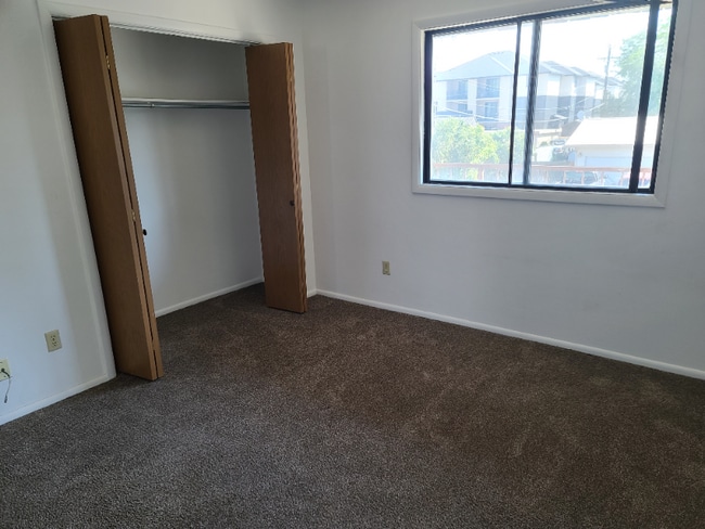 238 Dale Dr Unit Utilities Included
