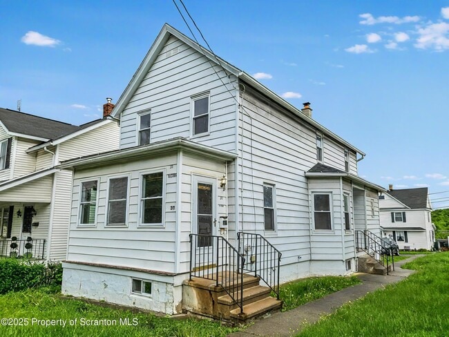 Photo - 311 Oleckna St House