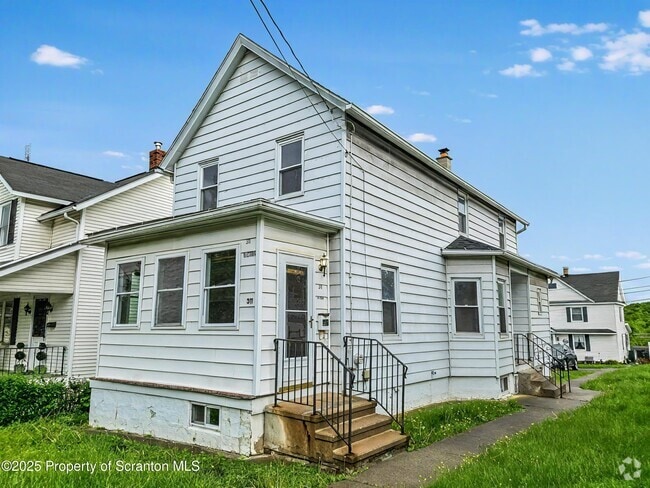 Building Photo - 311 Oleckna St Rental